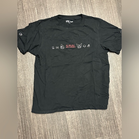 3 Sanrio Uniqlo shirts all size M - Picture 2 of 3